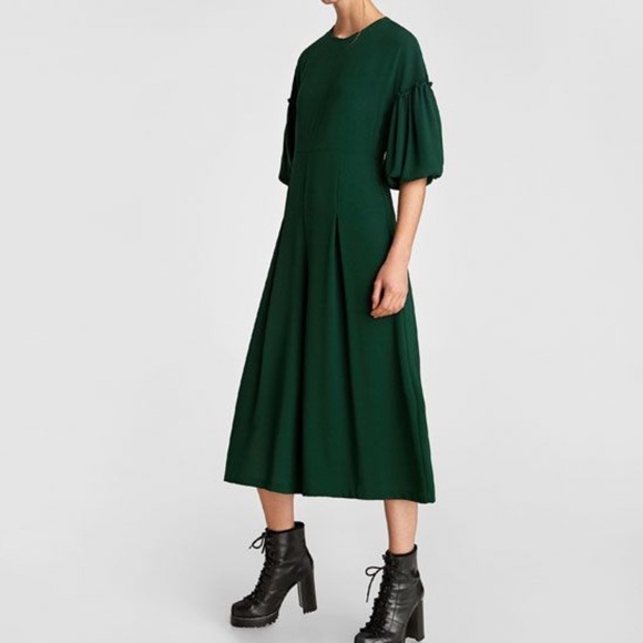 Zara Pants - Elegant Emerald Green Jumpsuit w/ Voluminous Sleeves